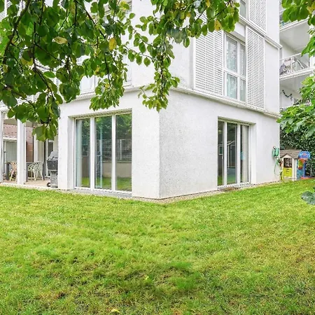 Stunning 3bedroom With Garden In Prestigious Area I Eiffel Tower Within 15 Minutes' Drive 公寓 *