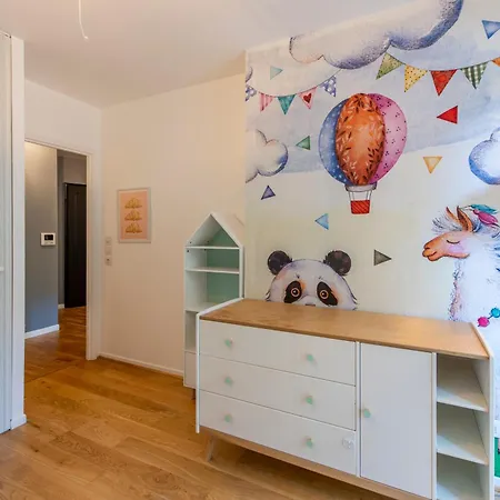 Stunning 3bedroom With Garden In Prestigious Area I Eiffel Tower Within 15 Minutes' Drive Apartment Issy-les-Moulineaux