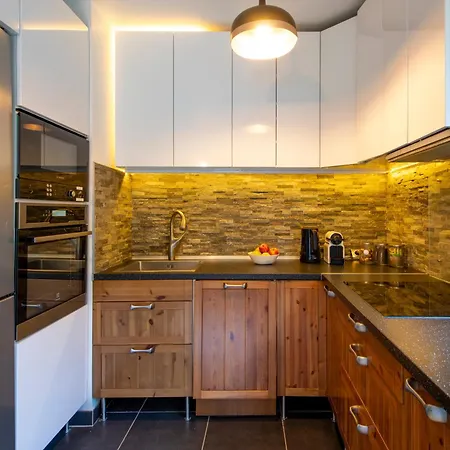 Stunning 3bedroom With Garden In Prestigious Area I Eiffel Tower Within 15 Minutes' Drive Issy-les-Moulineaux