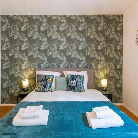 Stunning 3bedroom With Garden In Prestigious Area I Eiffel Tower Within 15 Minutes' Drive Apartment
