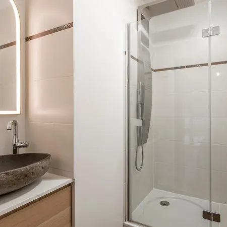 Stunning 3bedroom With Garden In Prestigious Area I Eiffel Tower Within 15 Minutes' Drive
