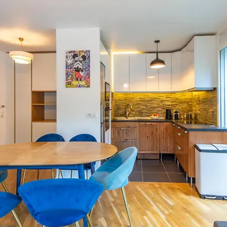 Stunning 3bedroom With Garden In Prestigious Area I Eiffel Tower Within 15 Minutes' Drive *